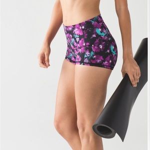 Lululemon wunder short 2” - size 6